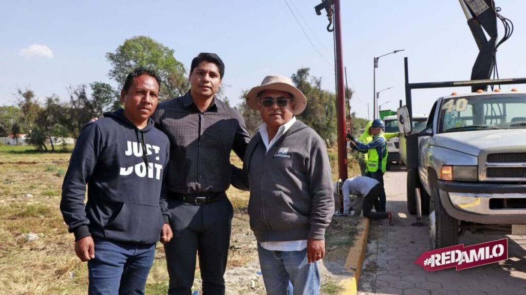 Omar Muñoz supervisa instalación de luminarias en Chautenco para fortalecer la seguridad