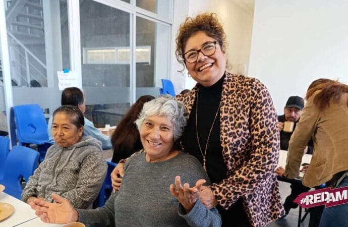 Tere Alfaro reafirma su compromiso con los adultos mayores de Cuautlancingo