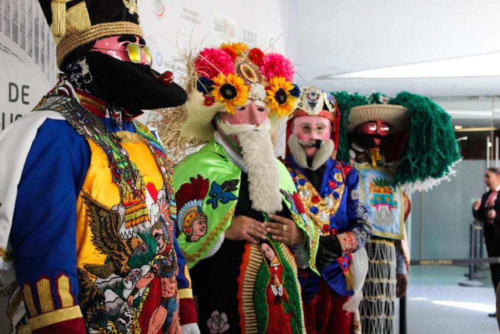 Huejotzingo lleva su carnaval al Senado Invitan a la gran fiesta tradicional