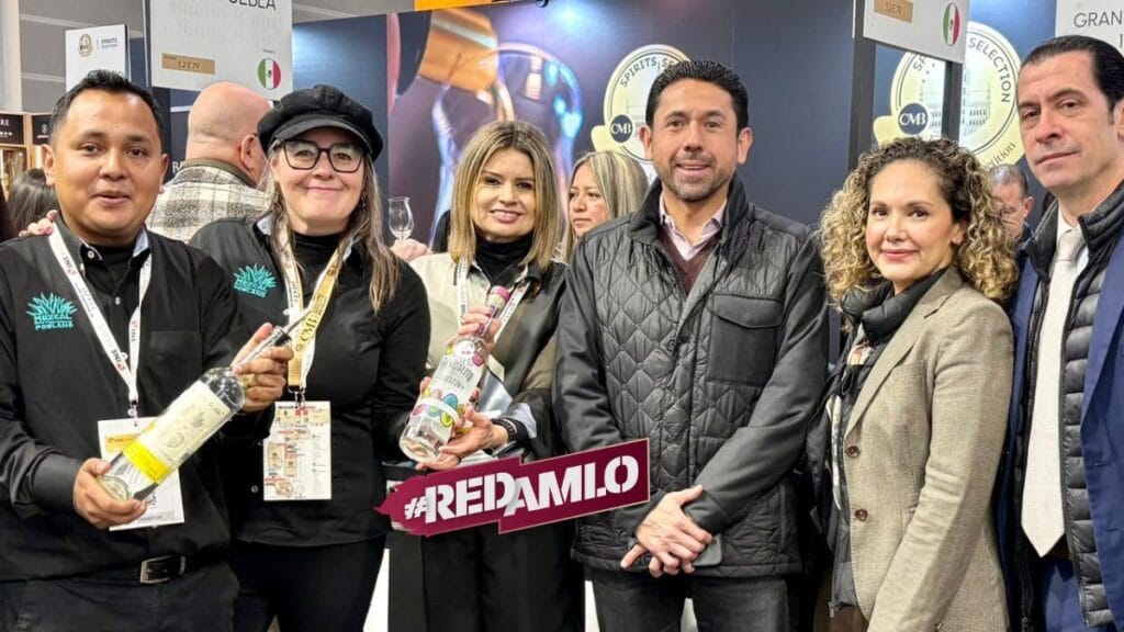 Puebla impulsa el prestigio del mezcal en París