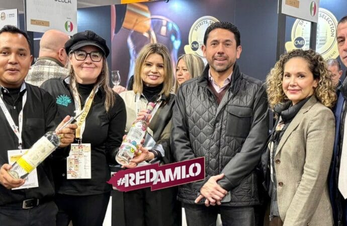Puebla impulsa el prestigio del mezcal en París