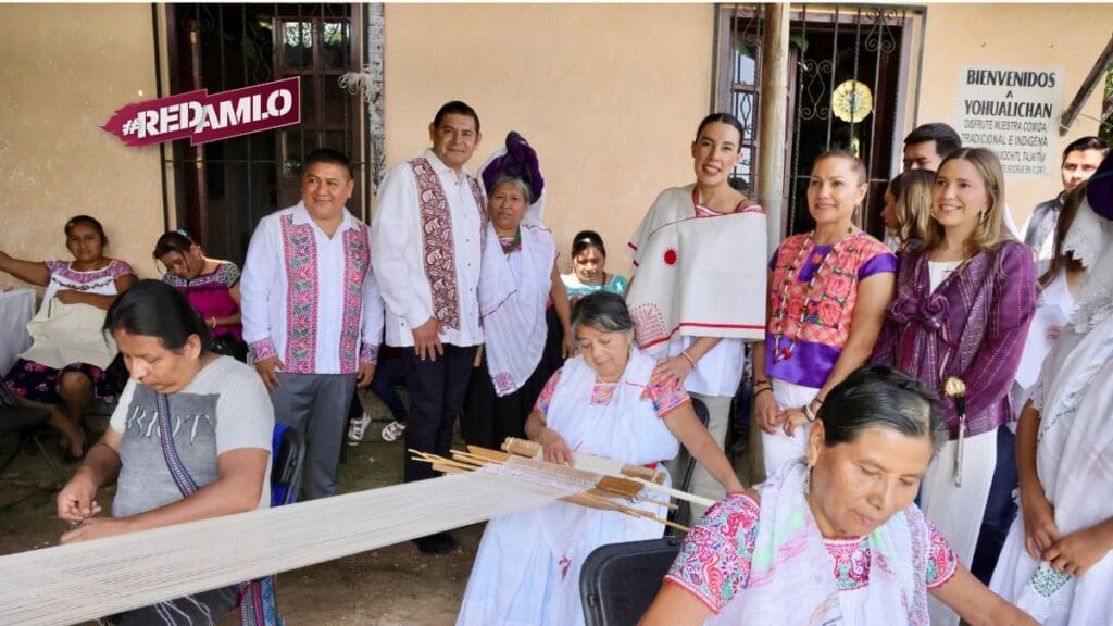 Armenta y Josefina Rodríguez Impulsan a Artesanos Poblanos en Ferias Nacionales e Internacionales