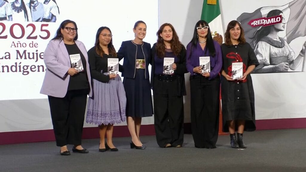 Claudia Sheinbaum defiende la soberanía y presenta la Cartilla de Derechos de las Mujeres