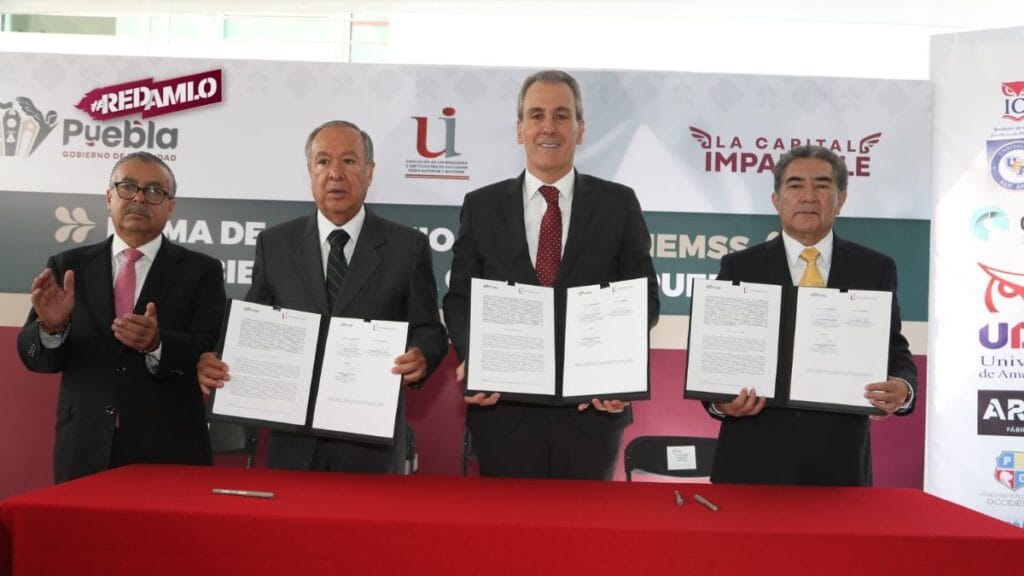 Convenio entre el Gobierno de Puebla y AUIEMSS fortalecerá la educación