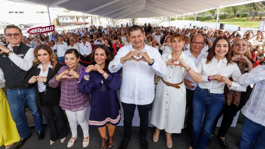 Puebla impulsa atención integral a mujeres y menores