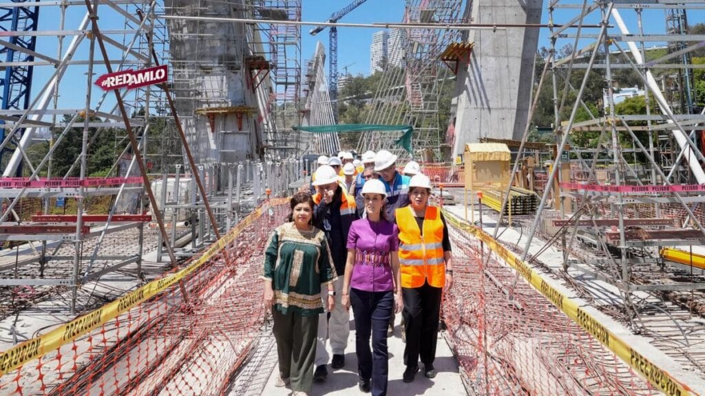 Claudia Sheinbaum supervisa el Tren El Insurgente y la Universidad de la Salud