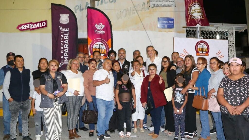 Gobierno de Puebla moderniza alumbrado en San Antonio Abad