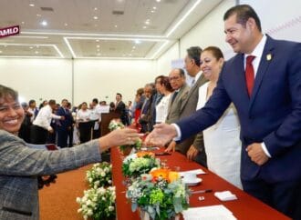 Armenta reafirma su compromiso con la educación y el respeto a los maestros de Puebla
