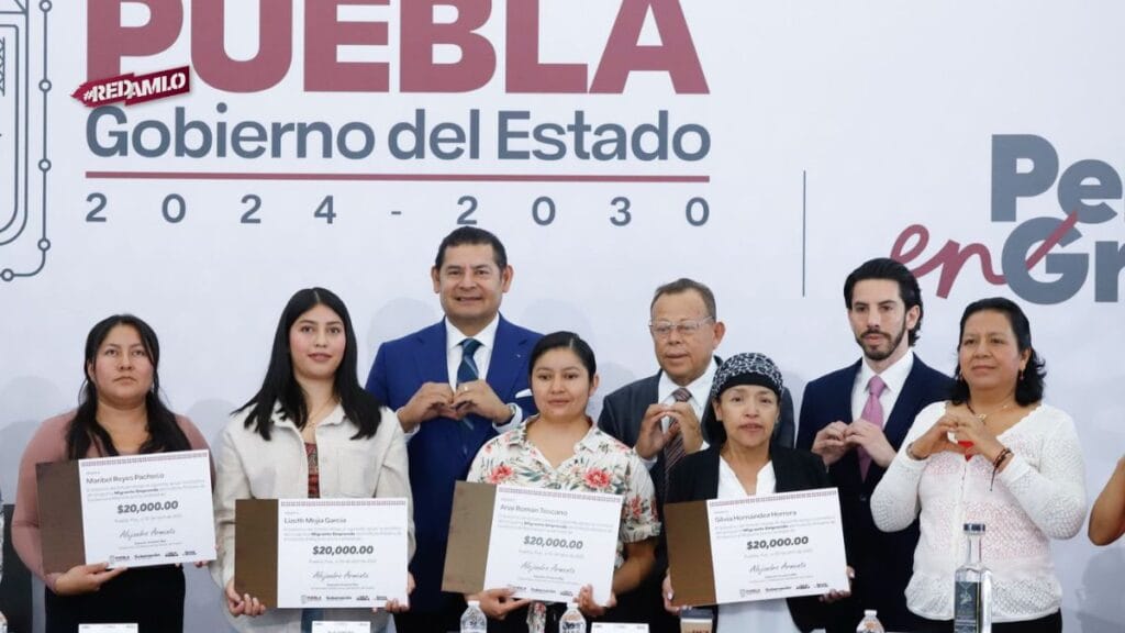 Poblanos repatriados transforman sus comunidades con “Migrante Emprende”