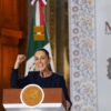 Sheinbaum anuncia aumento salarial y mejoras para maestros
