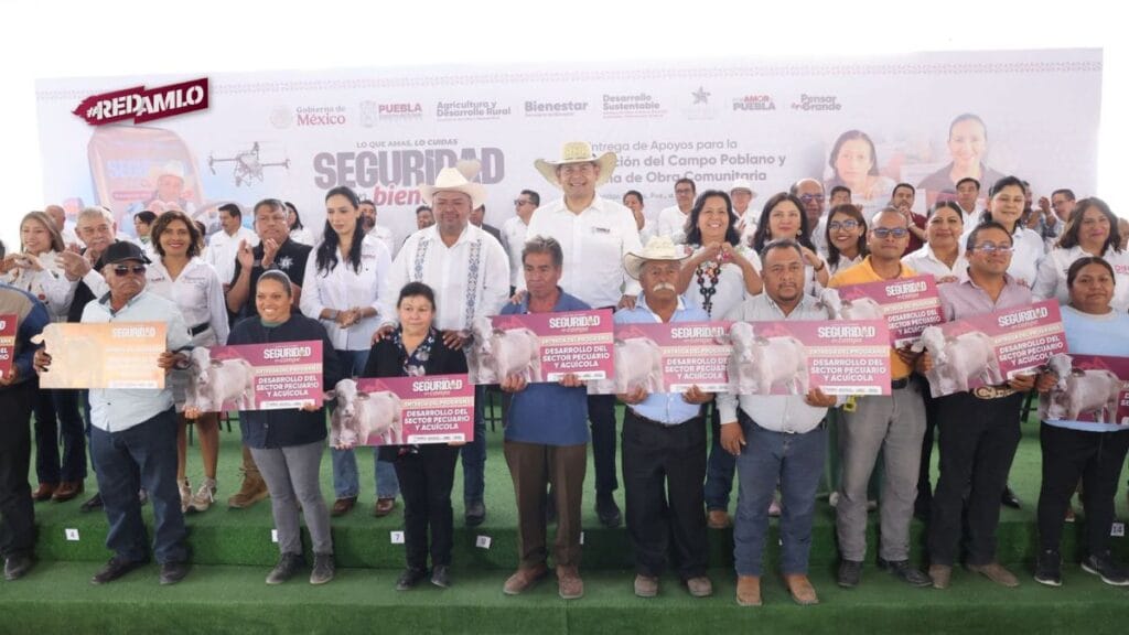 Armenta impulsa el desarrollo en Sierra Negra con apoyos agrícolas