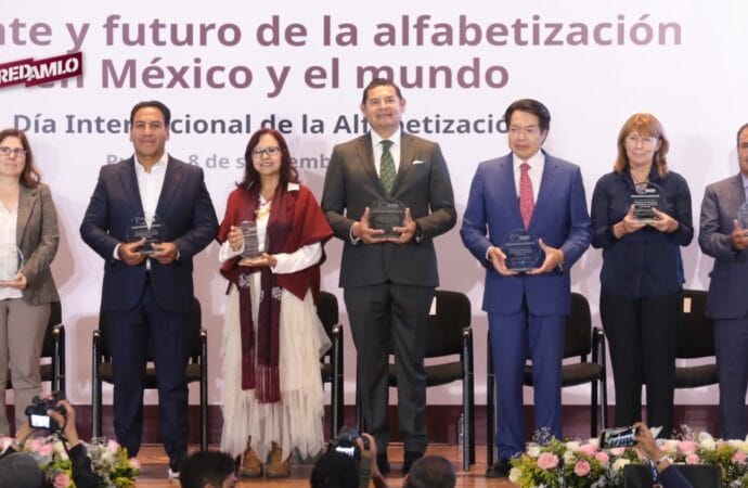 Armenta impulsa bandera blanca en Puebla