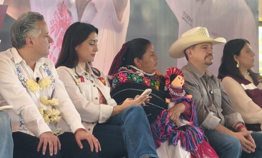 Santiago Nieto encabeza asamblea sobre pueblos originarios en Amealco