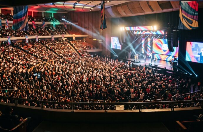 Morena celebra 15 años con llamado a la unidad y respaldo a Sheinbaum