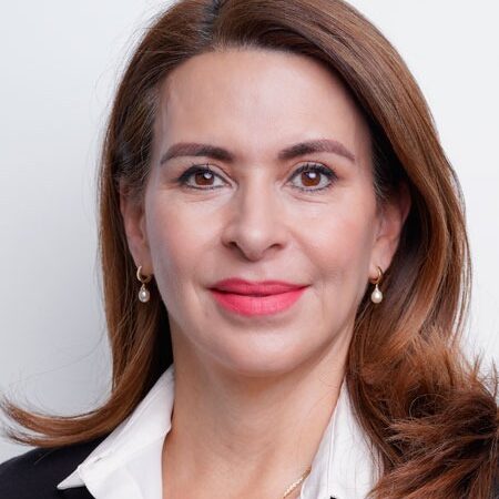 Acusan a Carolina Viggiano de beneficiarse de factureras en operación inmobiliaria