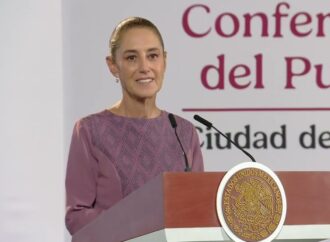 Sheinbaum evita opinar sobre Andy López Beltrán durante festejo de Morena