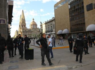 Gobierno de Jalisco confirma 39 detenidos y 28 policías lesionados en marcha por el agua