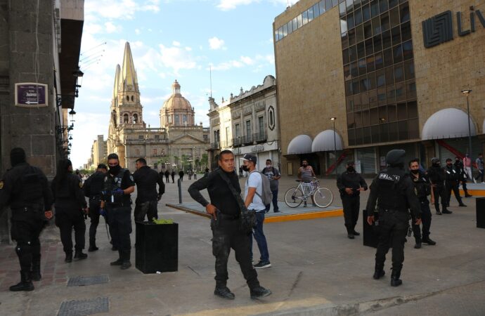 Gobierno de Jalisco confirma 39 detenidos y 28 policías lesionados en marcha por el agua