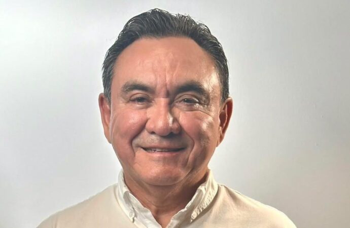 Liborio Vidal (ex-PRI y PAN) se une a Morena para alcaldía de Mérida