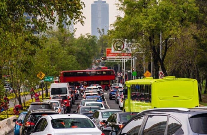 Tráfico en CDMX cuesta 211 horas y 10 mil pesos anuales a cada habitante