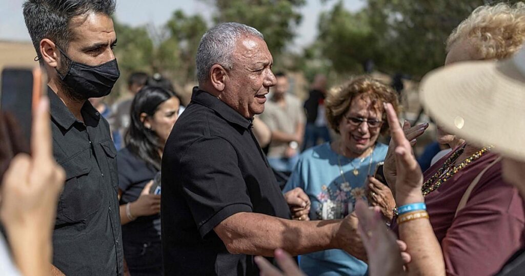 Oposición israelí llena la Plaza de los Rehenes a tres días de elecciones