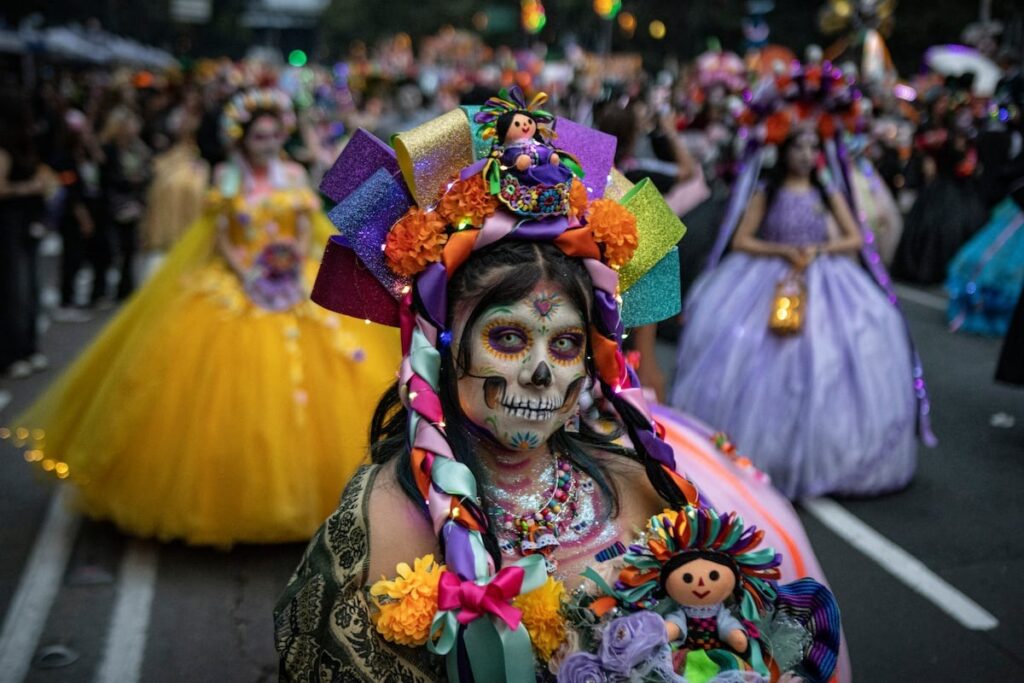 Mega Procesión de Catrinas 2026 llena de luces y calaveras la capital mexicana