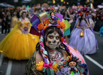 Mega Procesión de Catrinas 2026 llena de luces y calaveras la capital mexicana