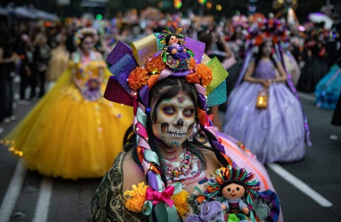 Mega Procesión de Catrinas 2026 llena de luces y calaveras la capital mexicana