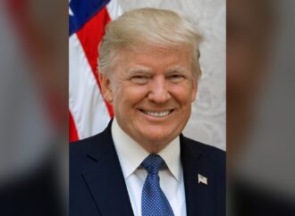 Trump insiste que México pagó el muro fronterizo con aranceles, Ebrard lo desmiente