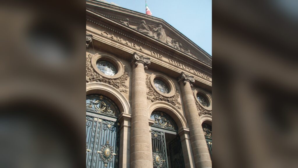 Diputados aprueban reformas contra fraudes y piratería; hasta 10 años de cárcel